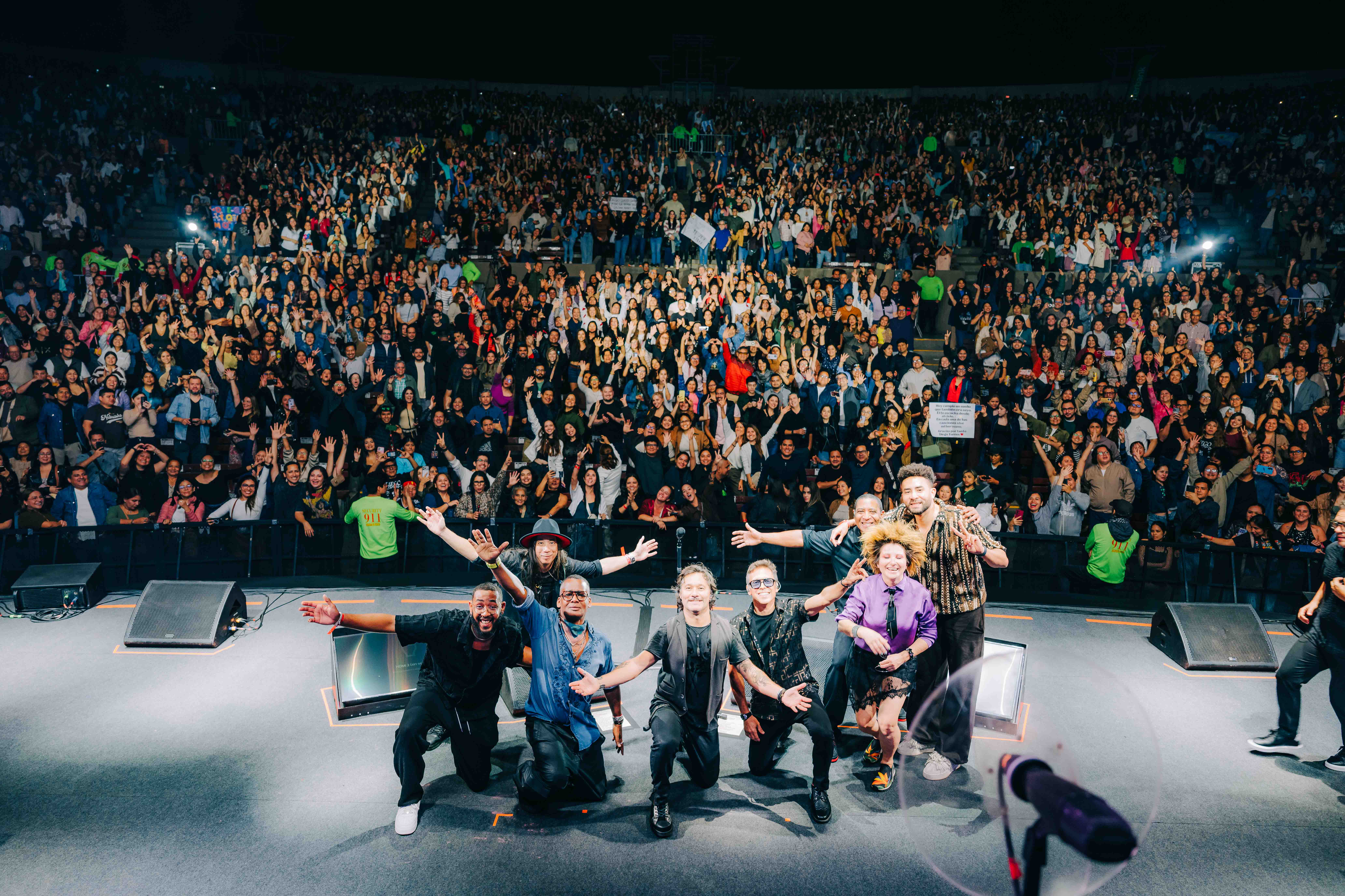 Diego Torres en el escenario del Anfiteatro del Parque de la Exposición