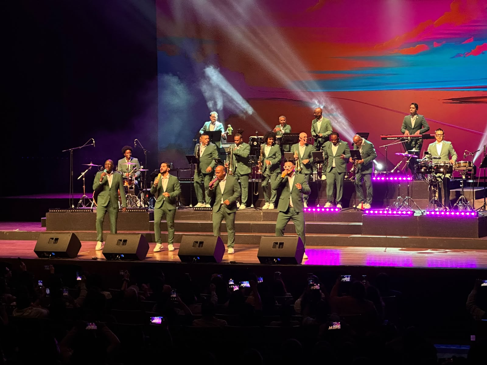 Grupo Niche revolucionó el Gran Teatro Nacional con show íntimo a lleno total