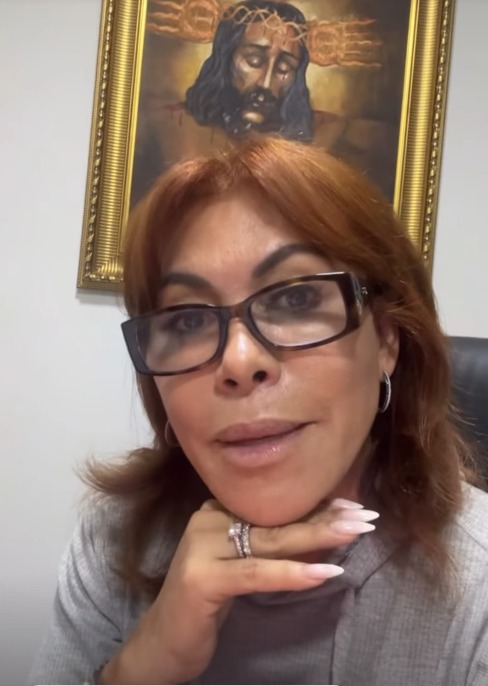 Magaly Medina servicio comunitario parroquia Surco